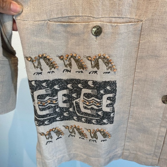 Chico’s Linen Shirt Jacket Size 1 US M 8-10 Beige Tribal Artsy Long Sleeves - Picture 4 of 9